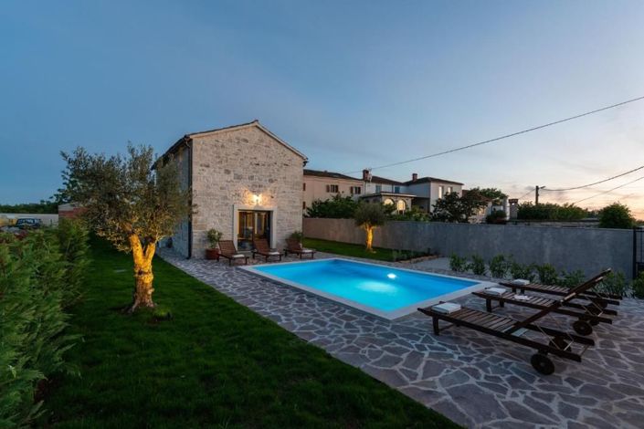 Image No.1-Propriété de 3 chambres à vendre à Porec