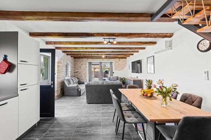 Image No.11-3 Bed Property for sale