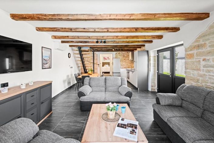 Image No.13-3 Bed Property for sale