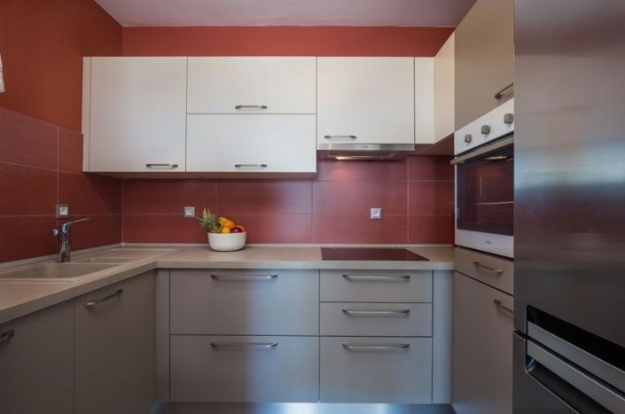 Image No.20-3 Bed Property for sale