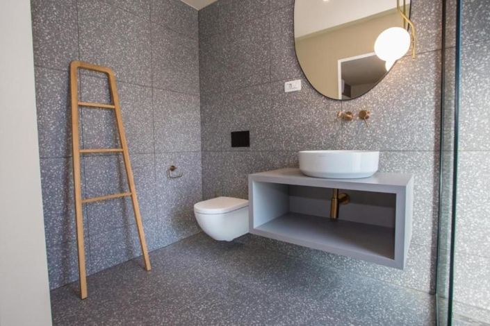 Image No.13-9 Bed Property for sale