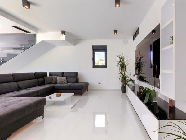 Image No.12-3 Bed Property for sale