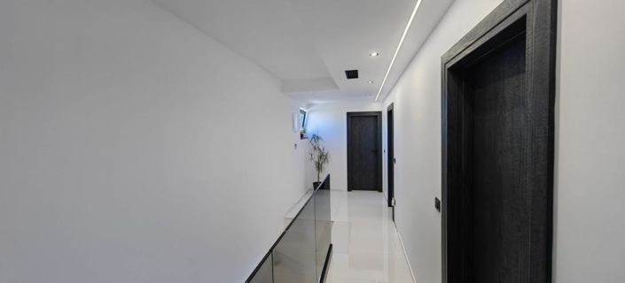 Image No.21-3 Bed Property for sale