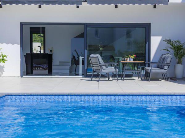 Image No.3-3 Bed Property for sale