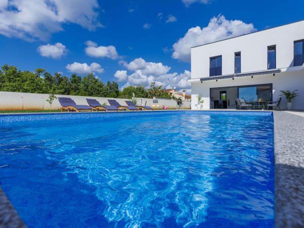 Image No.4-3 Bed Property for sale