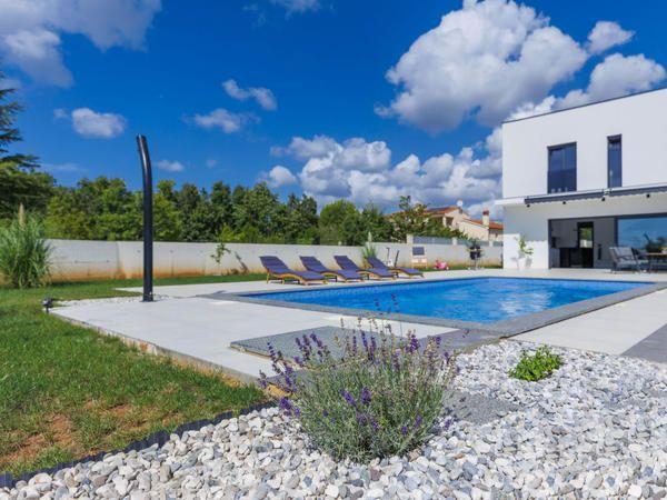 Image No.5-3 Bed Property for sale