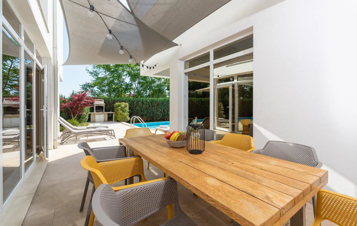 Image No.12-4 Bed Property for sale