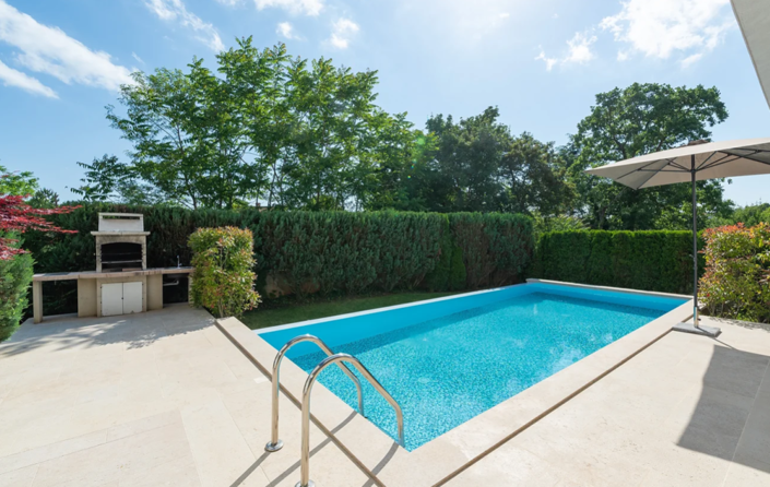 Image No.14-4 Bed Property for sale