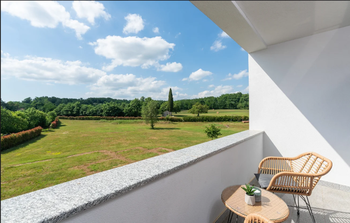 Image No.23-4 Bed Property for sale