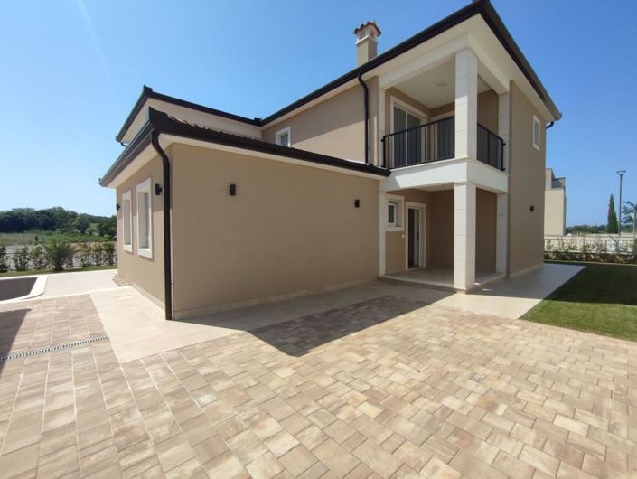 Image No.1-Propriété de 4 chambres à vendre à Croatie