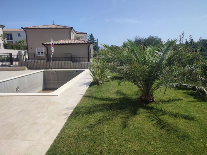 Image No.22-4 Bed Property for sale