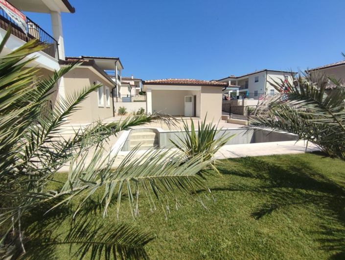 Image No.23-4 Bed Property for sale