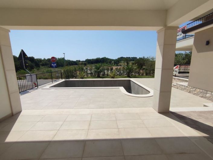 Image No.25-4 Bed Property for sale