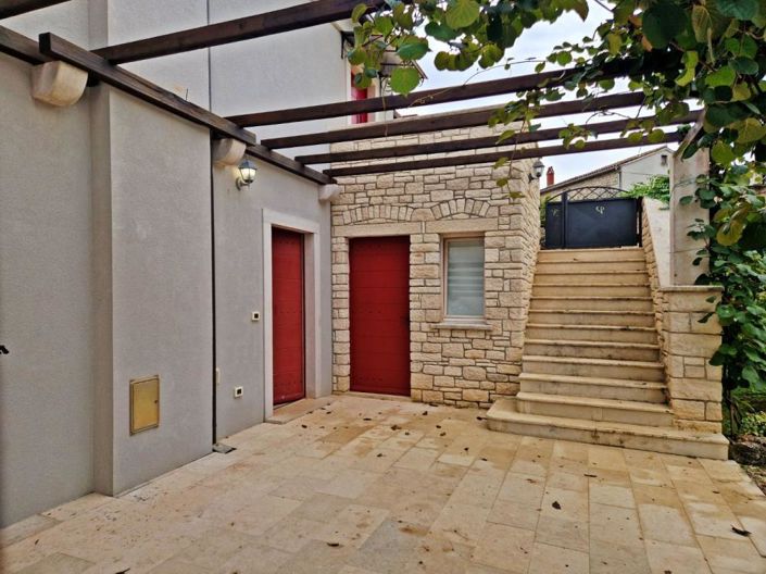 Image No.8-4 Bed Property for sale