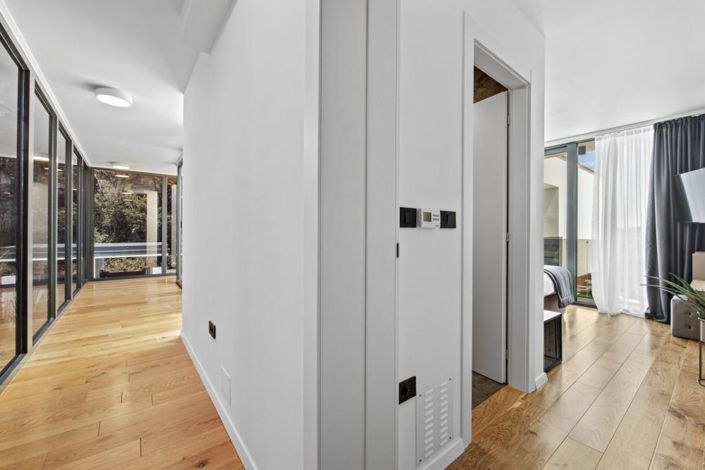 Image No.25-4 Bed Property for sale