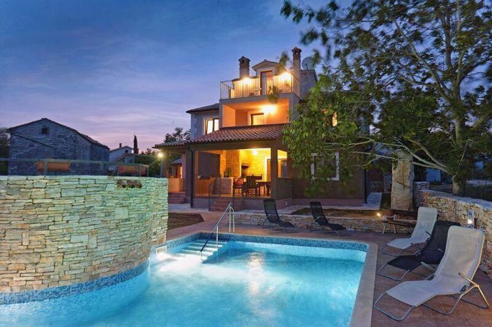 Image No.11-5 Bed Property for sale