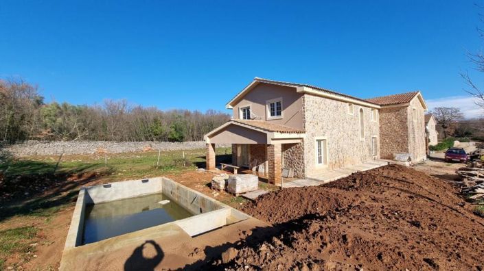 Image No.7-7 Bed Property for sale