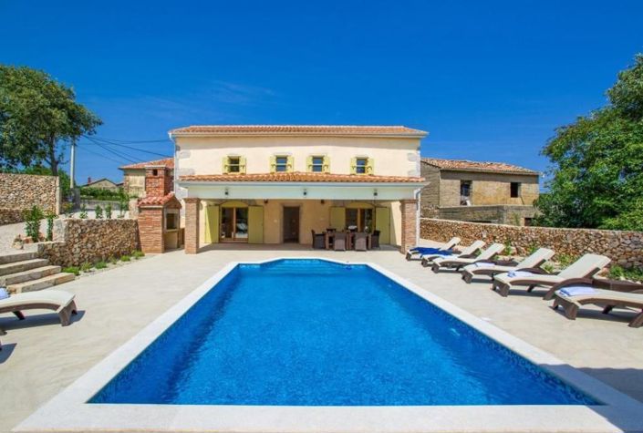 Image No.2-4 Bed Property for sale