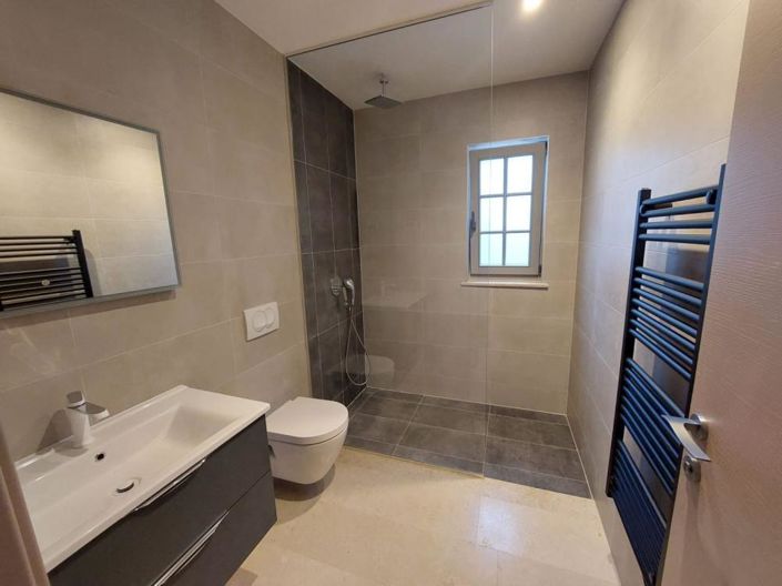 Image No.12-4 Bed Property for sale