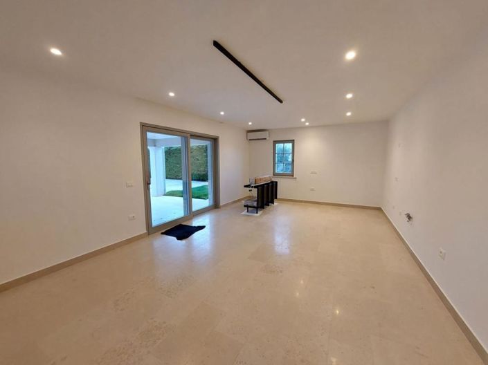 Image No.6-Propriété de 4 chambres à vendre à Barban