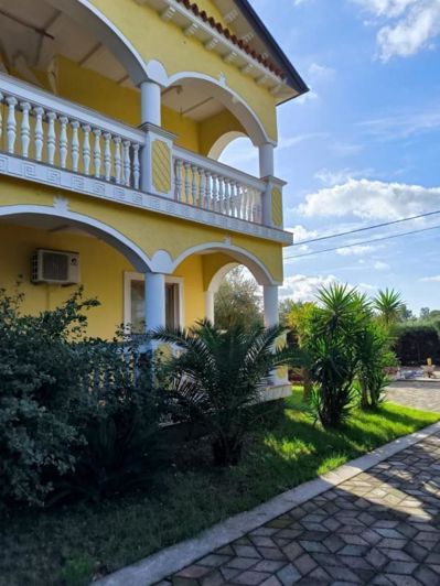 Image No.1-Propriété de 8 chambres à vendre à Umag
