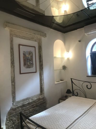 Image No.12-4 Bed Property for sale