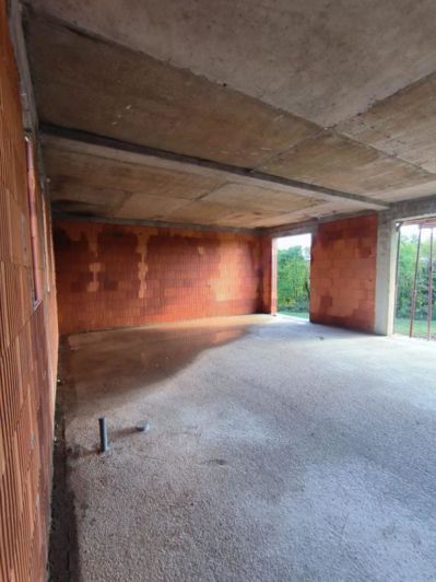 Image No.6-Propriété de 4 chambres à vendre à Tinjan