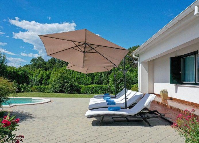 Image No.19-5 Bed Property for sale