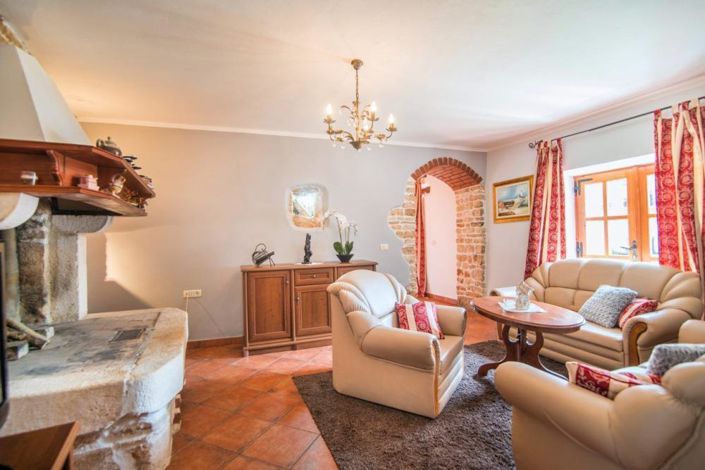 Image No.12-4 Bed Property for sale