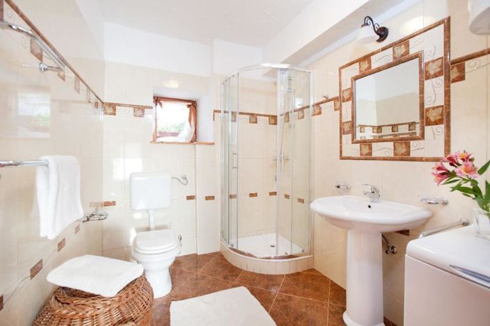 Image No.13-4 Bed Property for sale