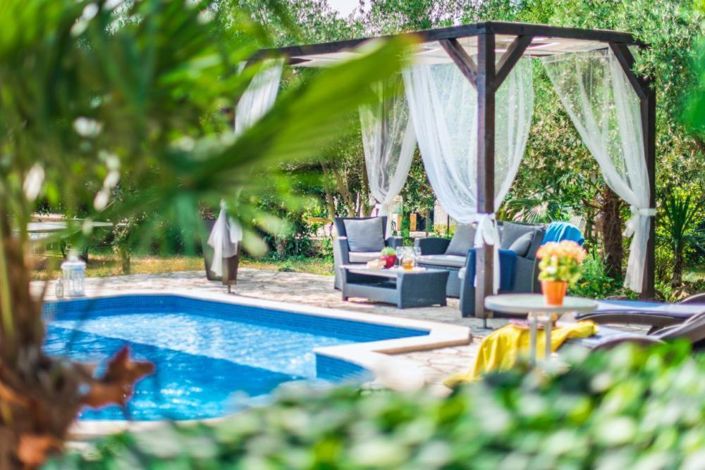 Image No.4-4 Bed Property for sale