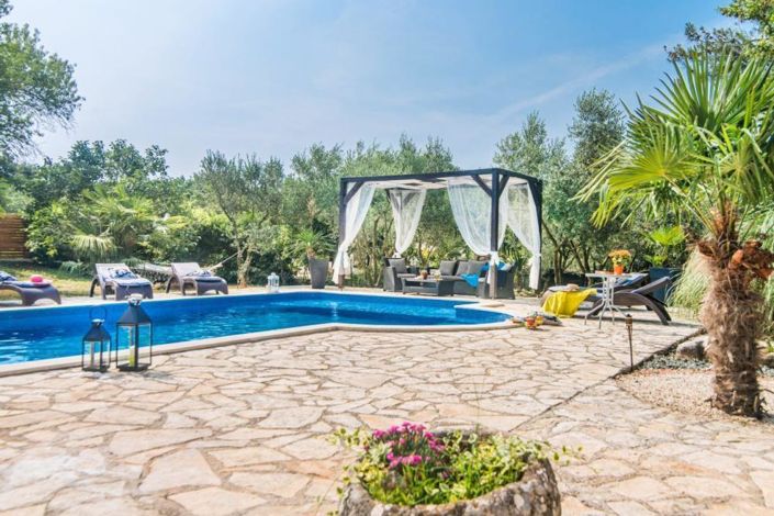 Image No.6-4 Bed Property for sale