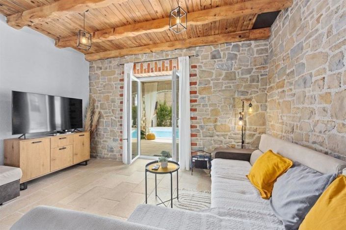 Image No.4-4 Bed Property for sale