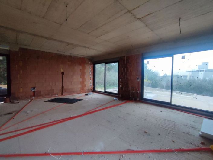 Image No.13-3 Bed Property for sale