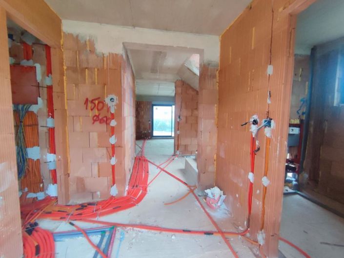 Image No.17-3 Bed Property for sale