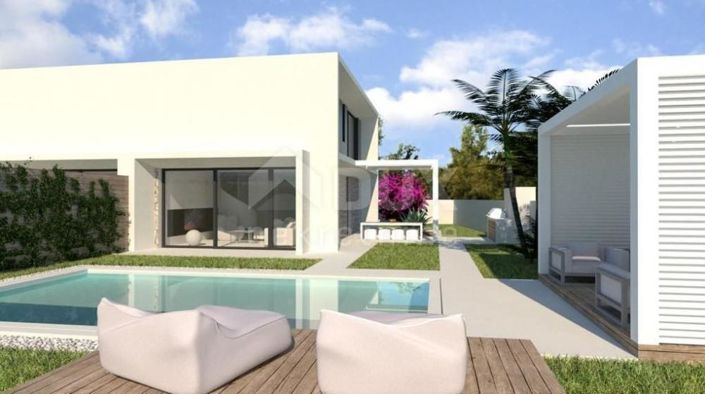 Image No.1-6 Bed Property for sale