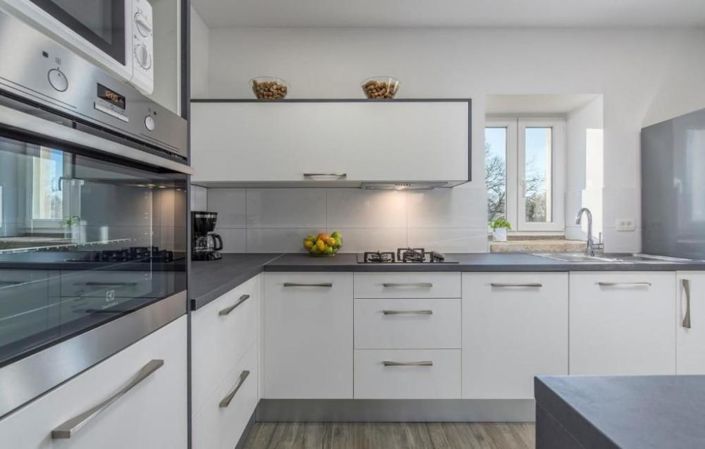 Image No.13-3 Bed Property for sale