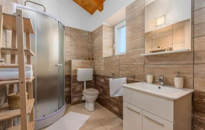 Image No.22-3 Bed Property for sale