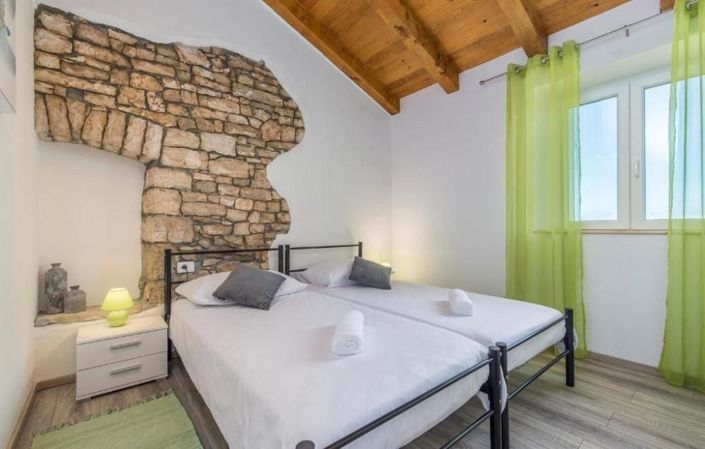 Image No.25-3 Bed Property for sale