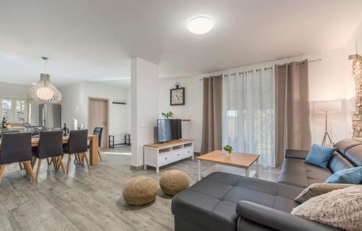 Image No.6-3 Bed Property for sale