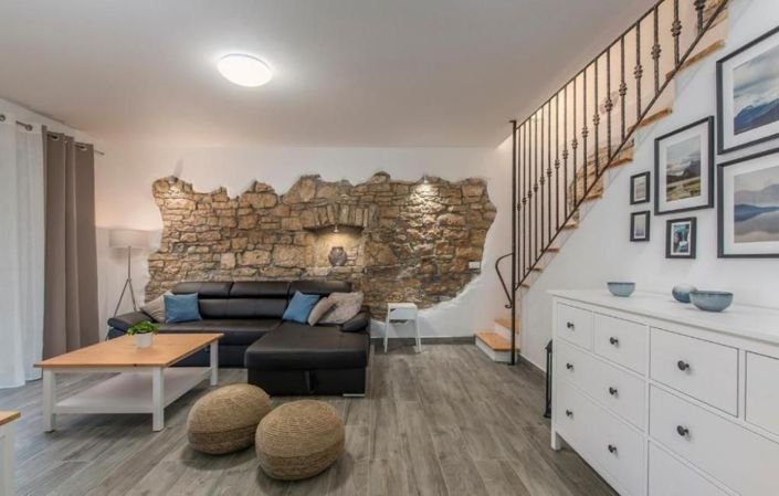 Image No.8-3 Bed Property for sale