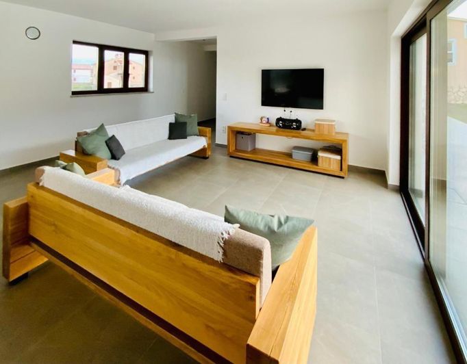 Image No.11-4 Bed Property for sale