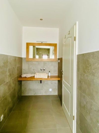 Image No.20-4 Bed Property for sale