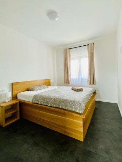 Image No.22-4 Bed Property for sale