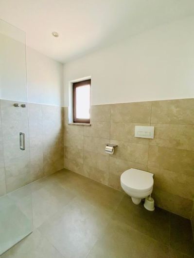 Image No.25-4 Bed Property for sale