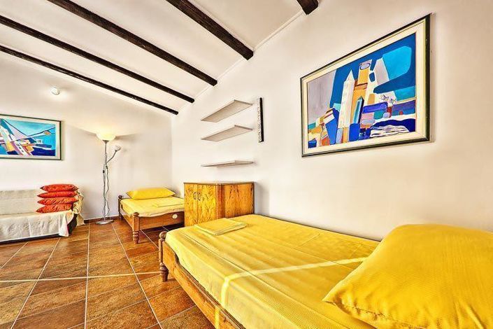 Image No.25-4 Bed Property for sale