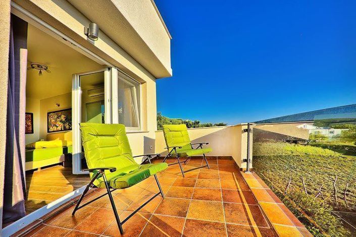 Image No.4-4 Bed Property for sale