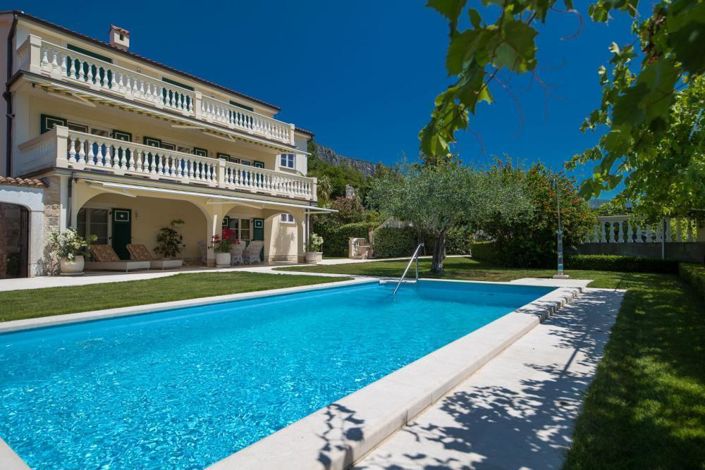 Image No.2-Propriété de 9 chambres à vendre à Croatie