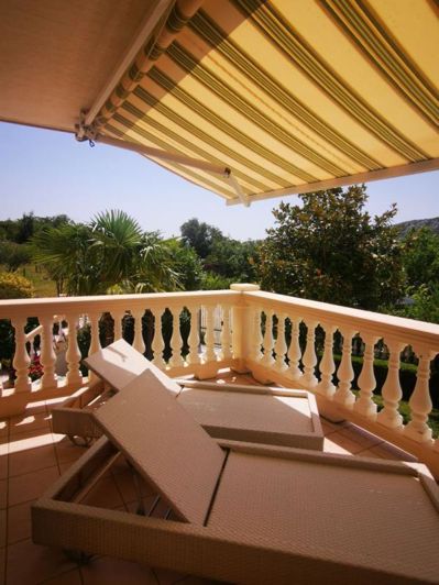 Image No.20-9 Bed Property for sale