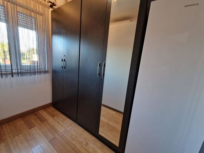 Image No.20-5 Bed Property for sale